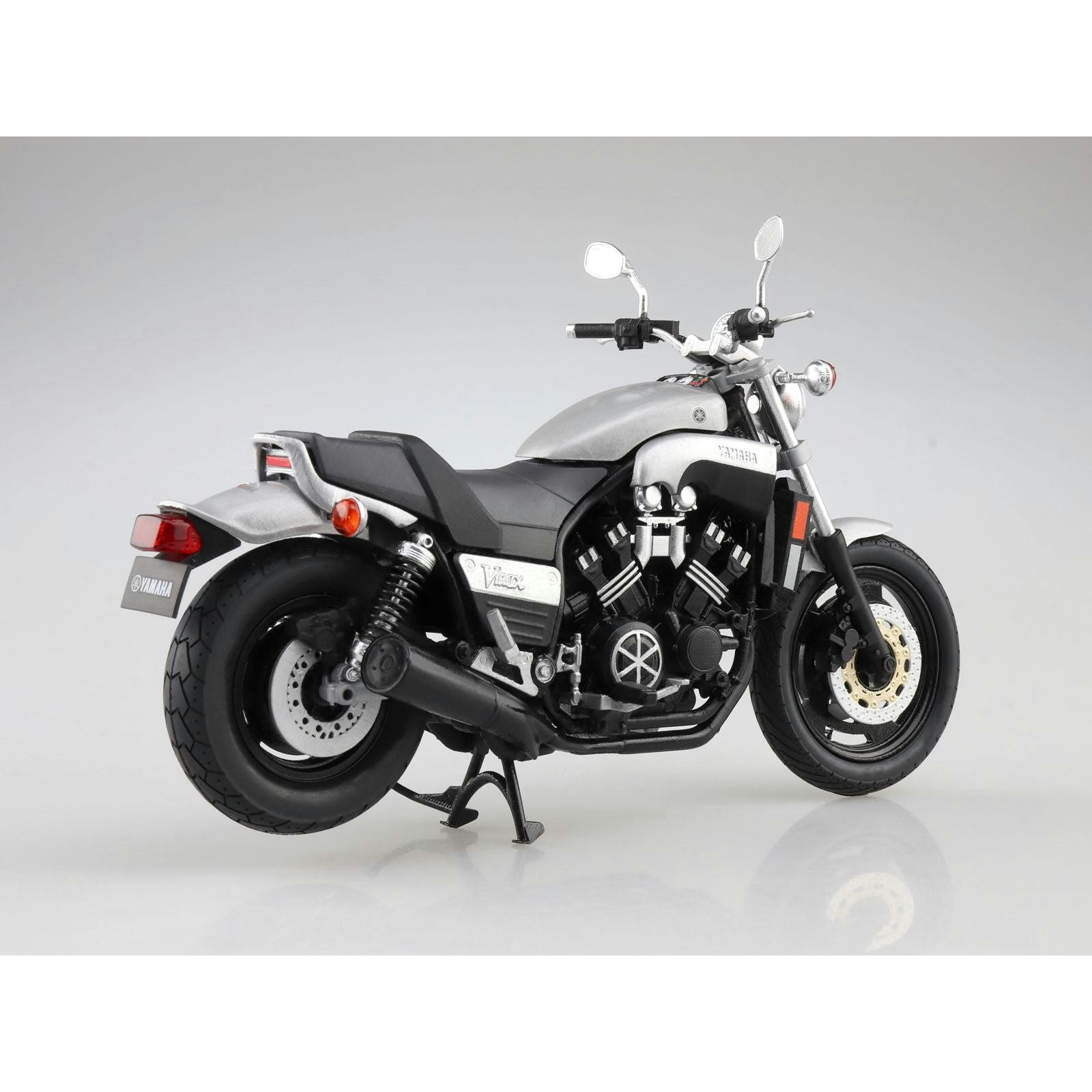 1/12 Diecast Yamaha VMAX (New Silver Dust)