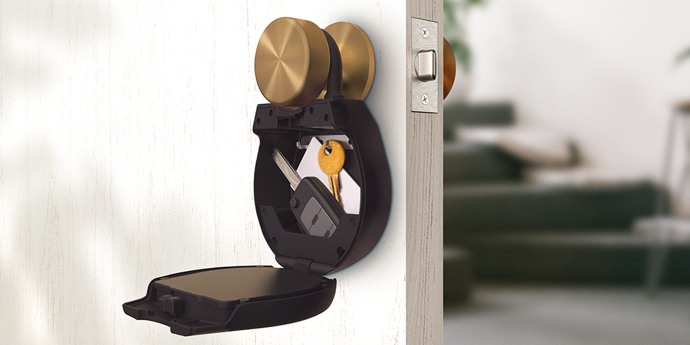 keybox3_diagonal-front-opened-on-knob-workspace-png