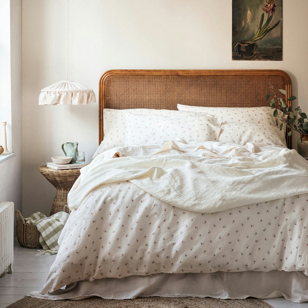 Piglet in Bed Pearl Posy Bud Linen Blend Duvet Cover