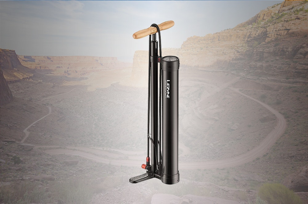 mtb-christmas-gift-guide-2019-tubeless-pump-jpg
