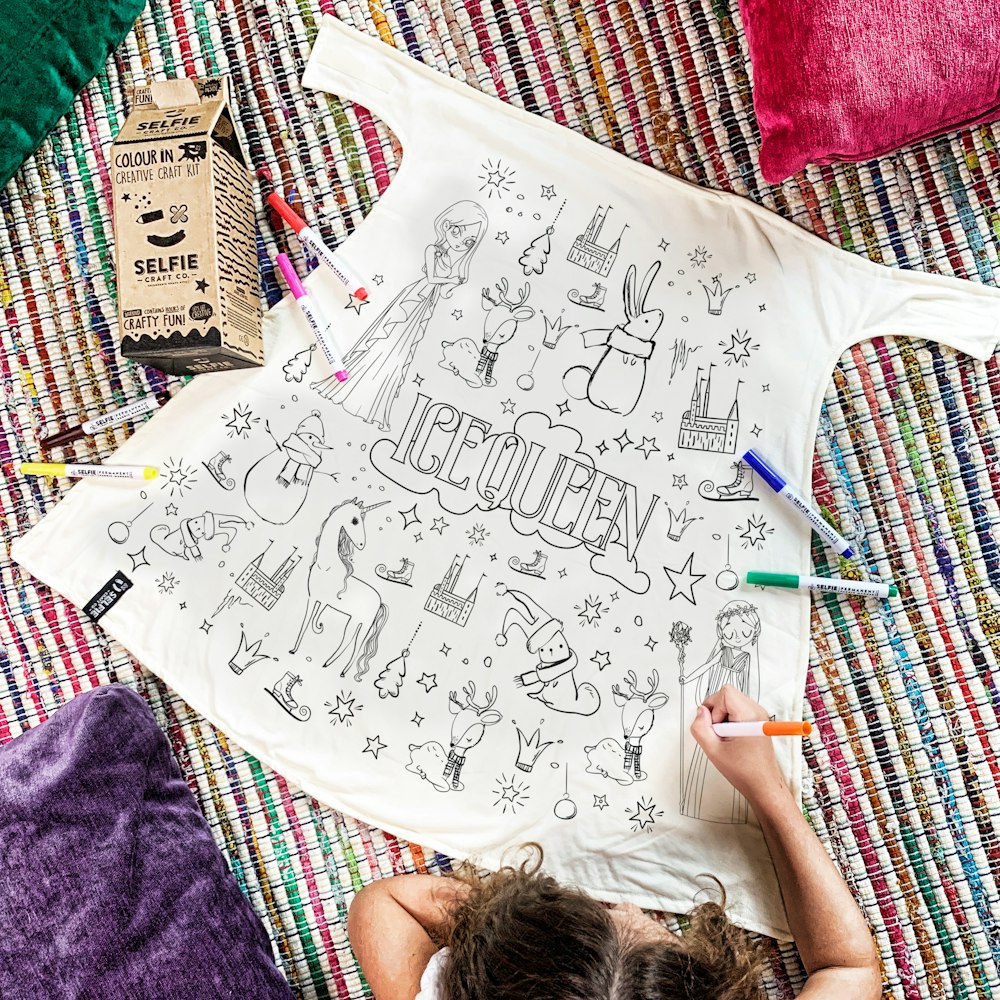 Selfie Craft Co Ice Queen Colour In Cape With Fabric Pens
