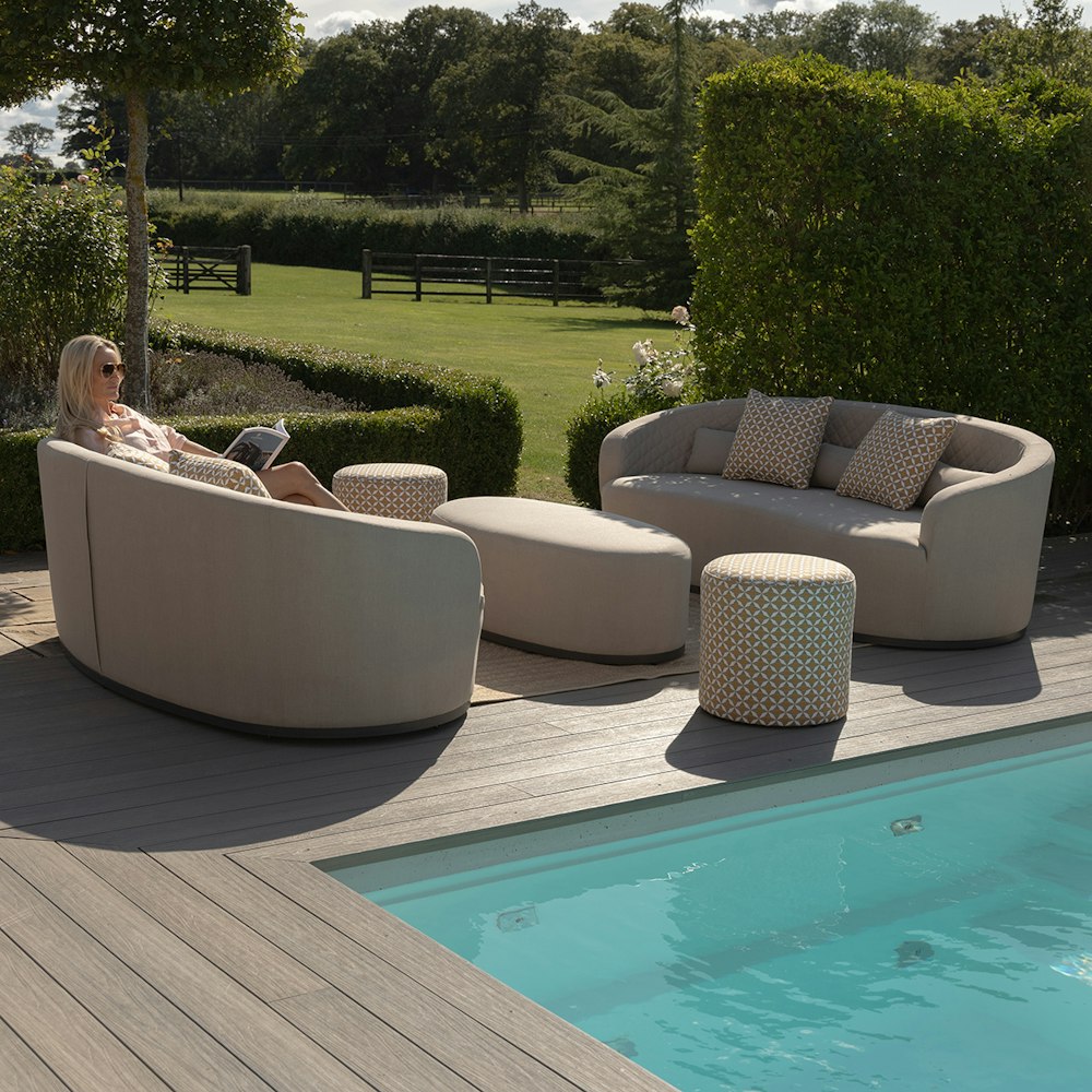 Maze Maze Ambition Curve 3 Seater Sofa Daybed With Footstool - Oatmeal