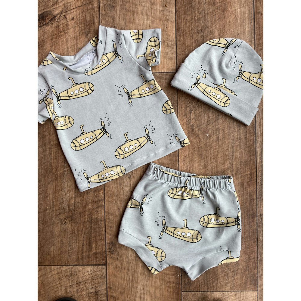 The Baby Man Store Submarine Print Gift Set