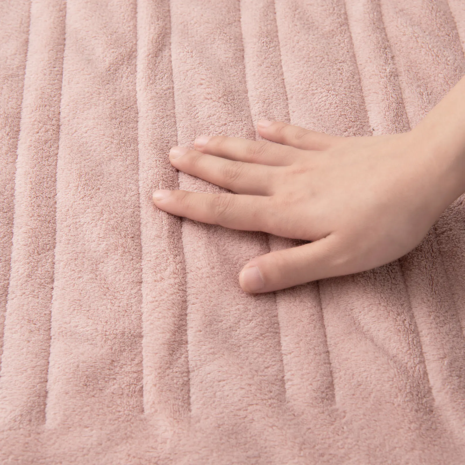Dreamaker Coral Fleece Heated Throw Blush Pink 160 x 120cm
