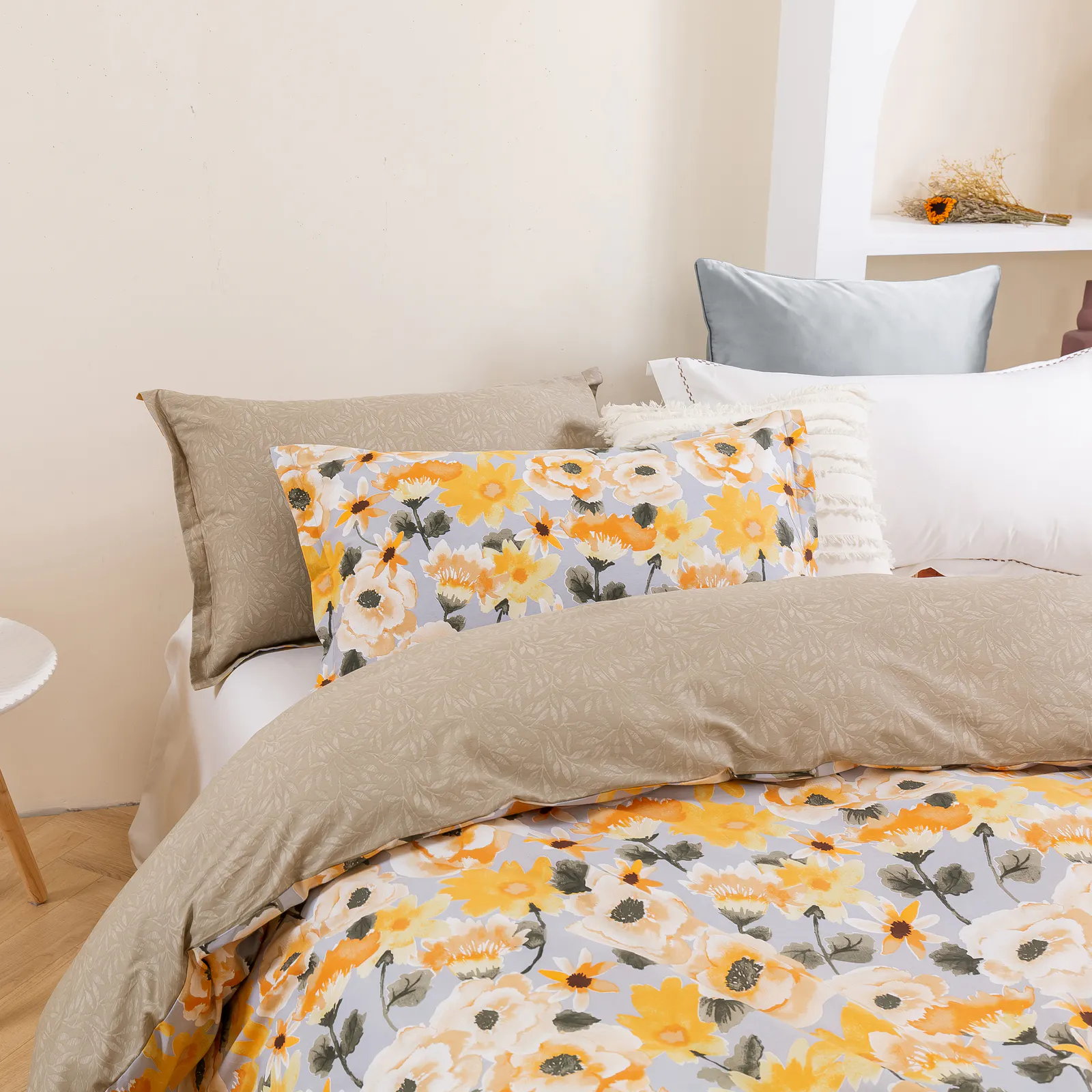 Dreamaker Marigold 100% Cotton Reversible Quilt Cover Set King Single Bed