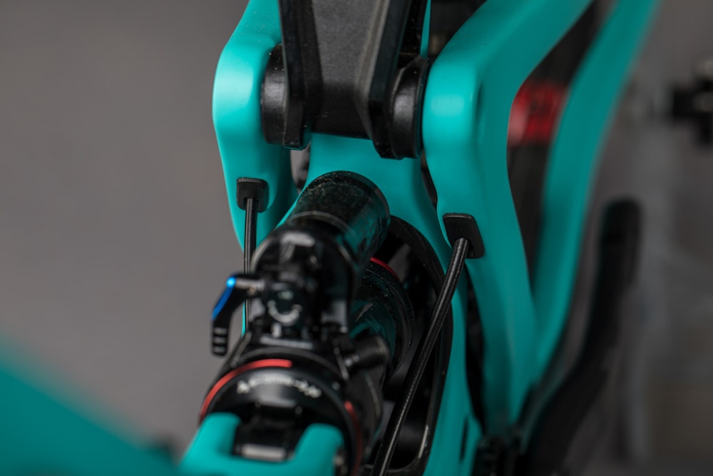 santa-cruz_bronson_2019-detail-jpg