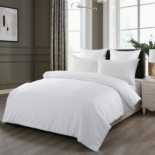 Royal Comfort 100% Silk Filled Eco-Lux Quilt 300GSM With 100% Cotton Cover - Double - White image number null