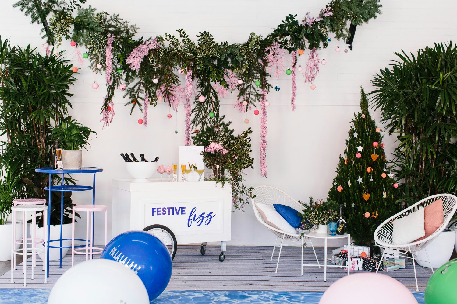 Kara's party ideas rustic australian christmas dessert table Modern Australian Christmas Party | LENZO Editorial