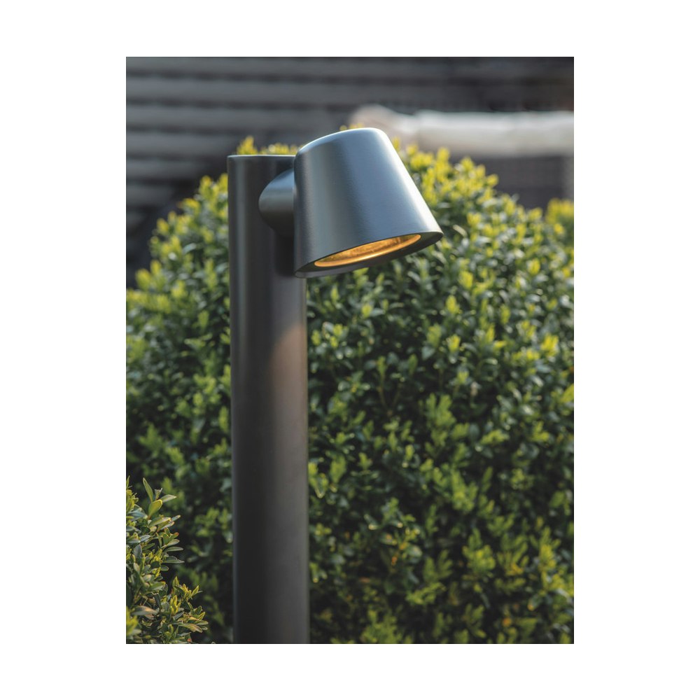 Garden Trading Regent Mast Path Light In Carbon