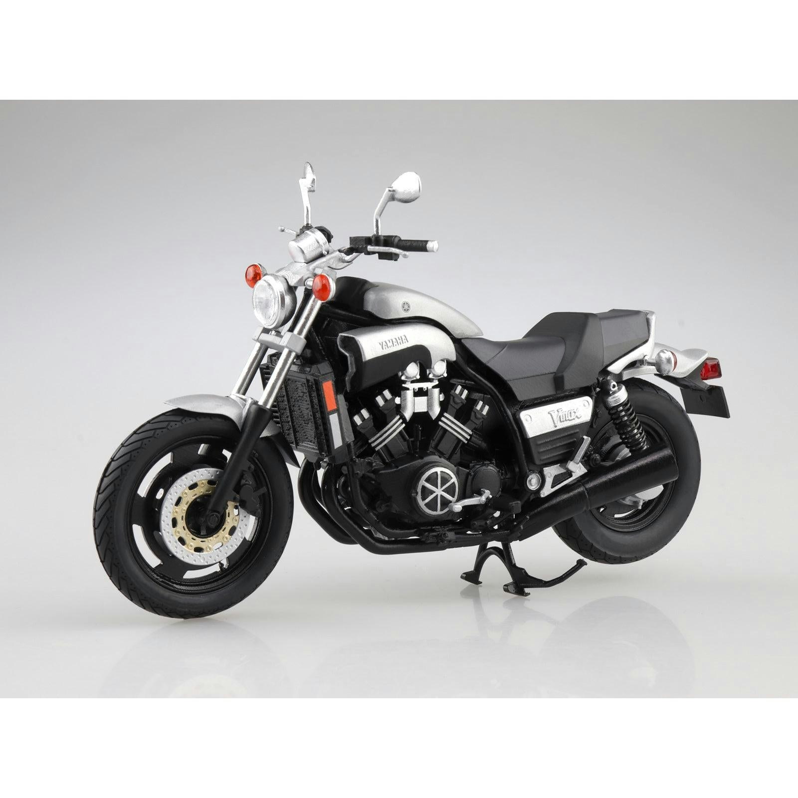 1/12 Diecast Yamaha VMAX (New Silver Dust)